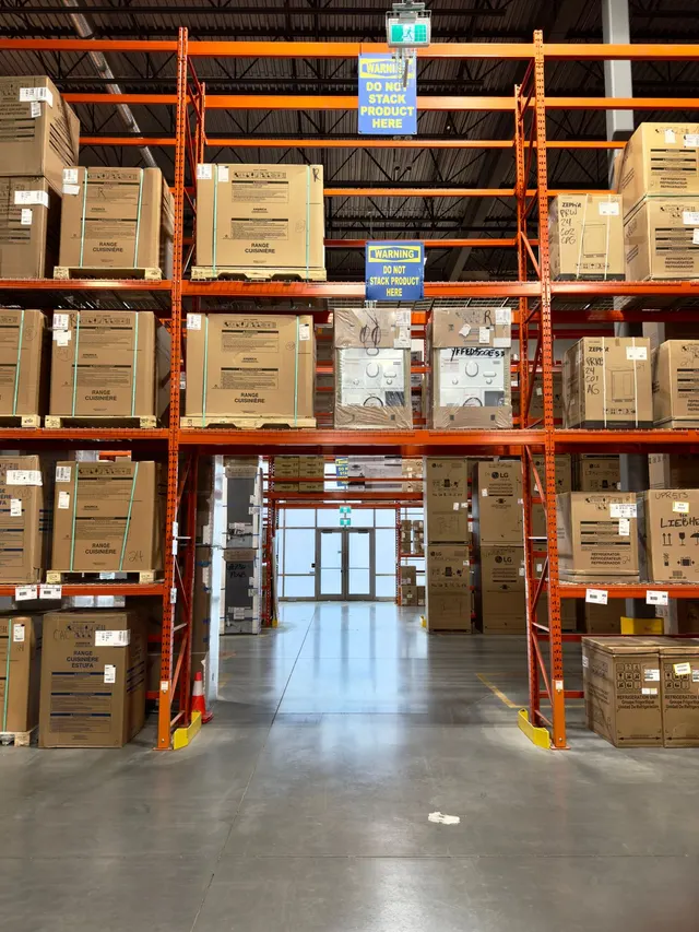 Warehouse racking with consolidated export cartons